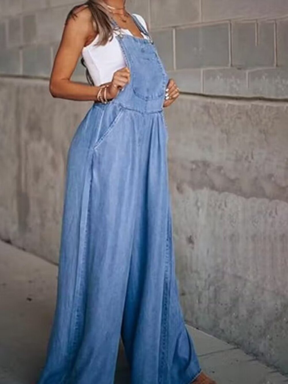 Wide Leg Bib Overalls - Picture 4 of 5